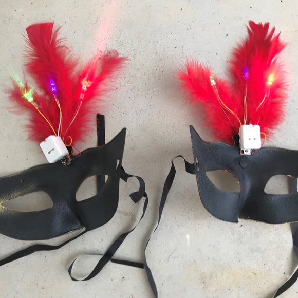 New year Party Mask Light Up Red Feather Disco - Picture 6 of 8